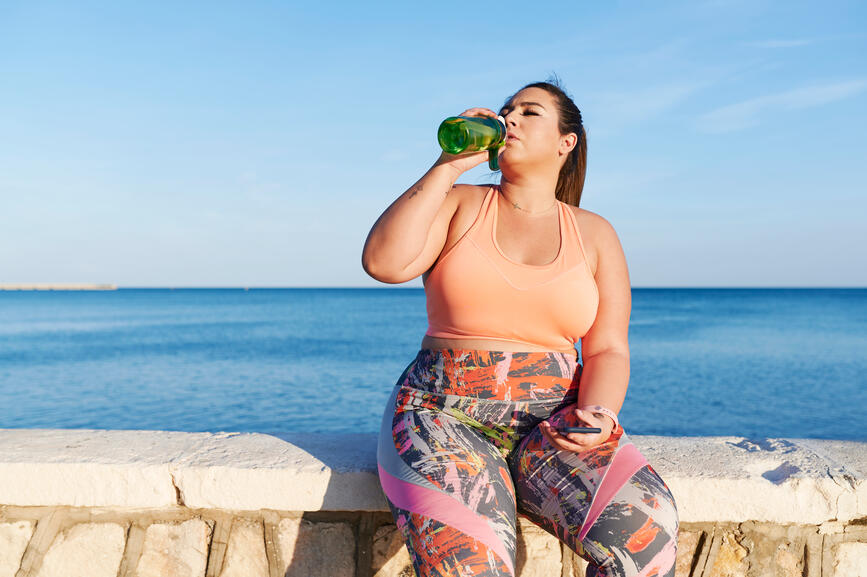  Experts Say You Should Drink This Much More Water Per Day When It’s Hot Outside